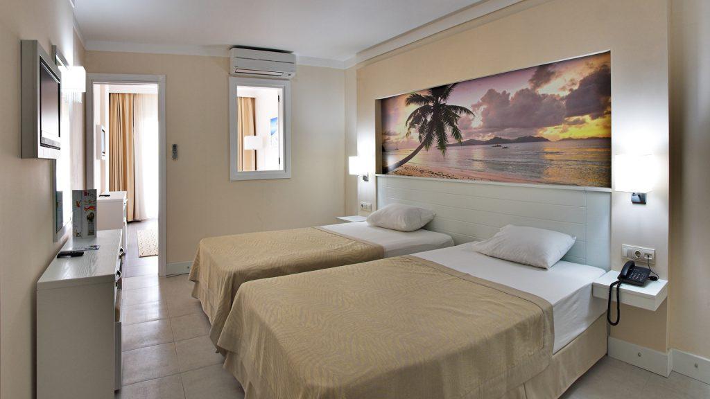 Batihan Beach Resort & Spa Kusadası Exteriör bild
