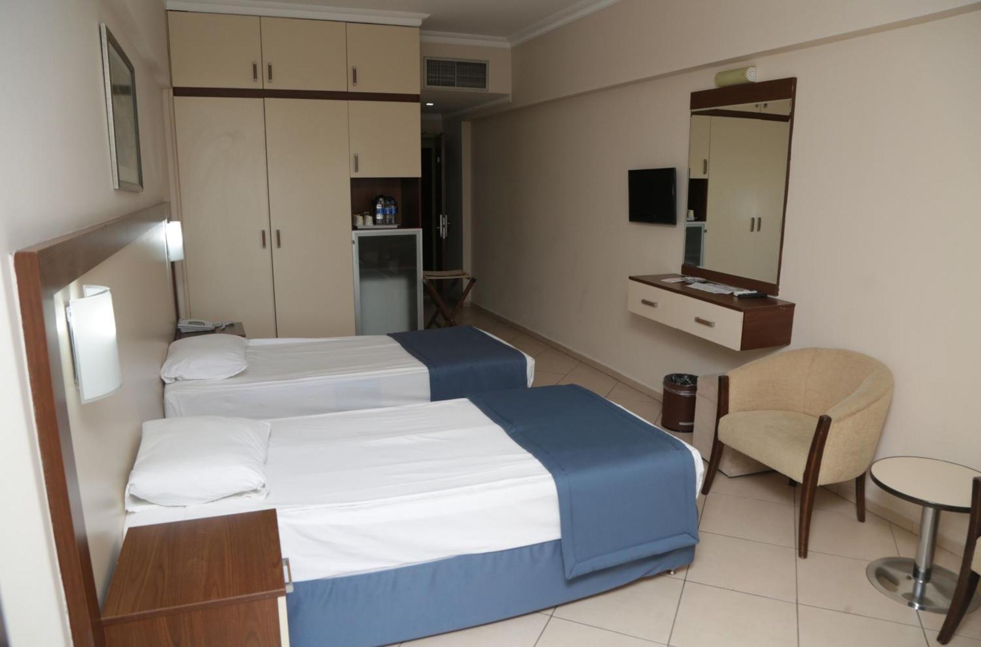 Batihan Beach Resort & Spa Kusadası Exteriör bild