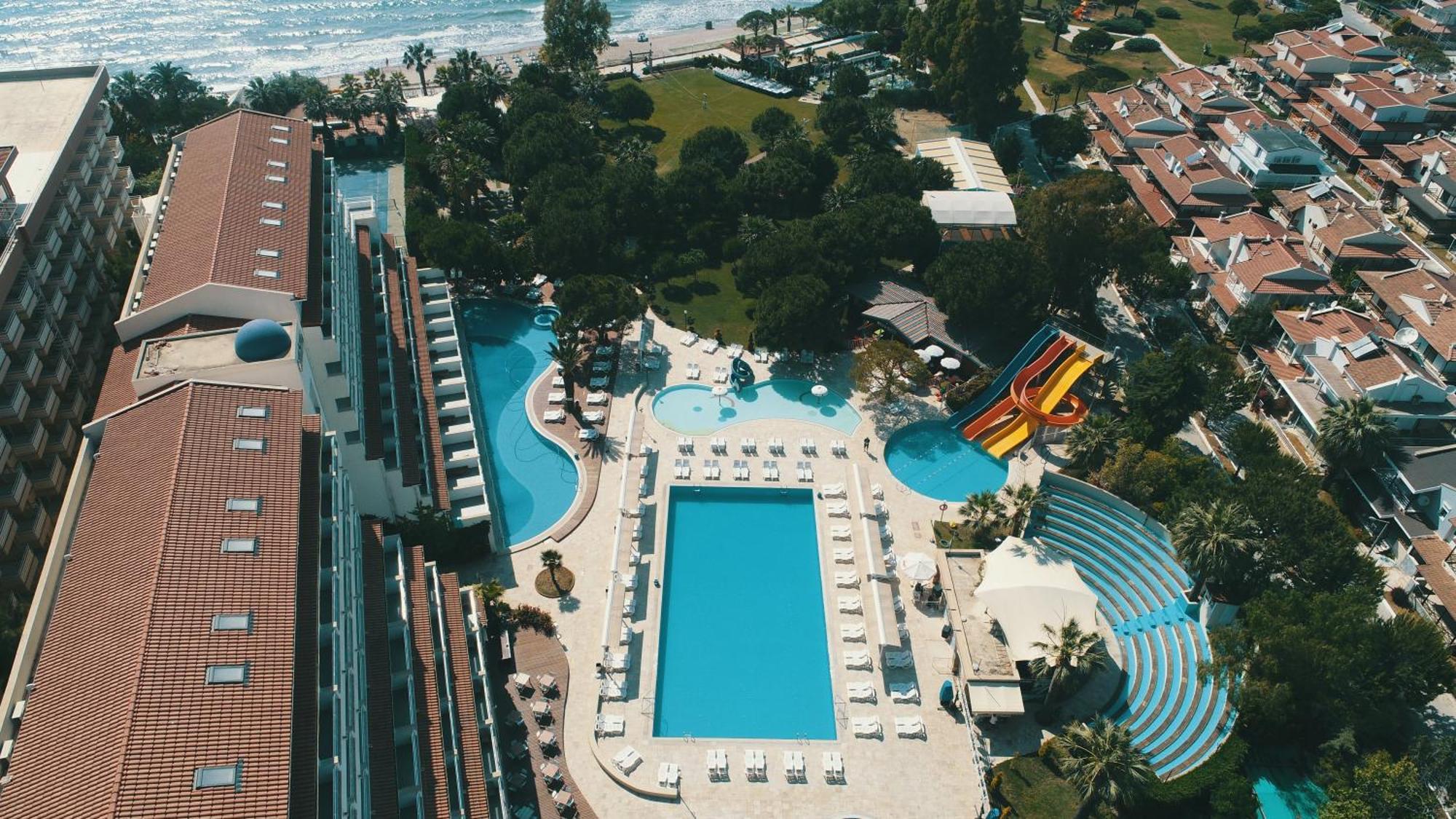 Batihan Beach Resort & Spa Kusadası Exteriör bild