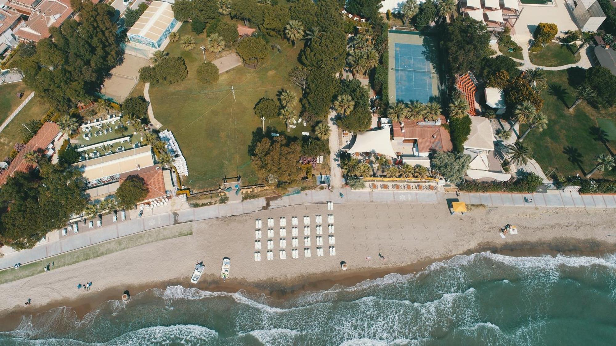 Batihan Beach Resort & Spa Kusadası Exteriör bild