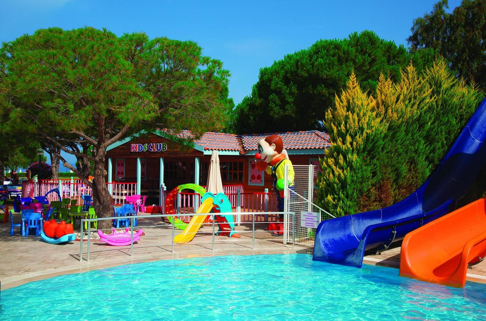 Batihan Beach Resort & Spa Kusadası Exteriör bild